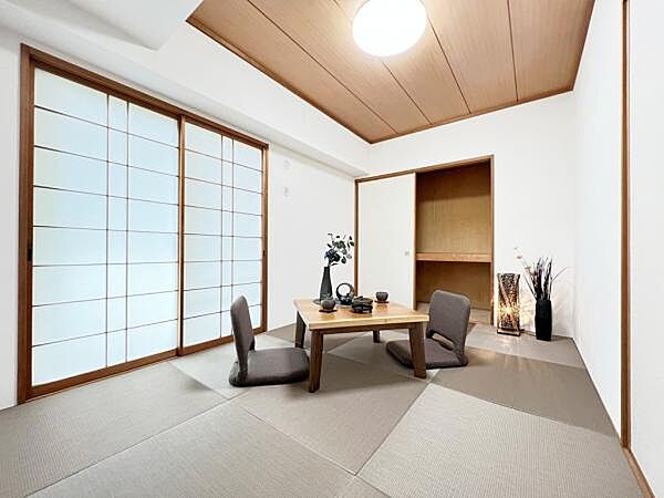 和室スペースです。畳のお部屋は寛げる空間ですね。