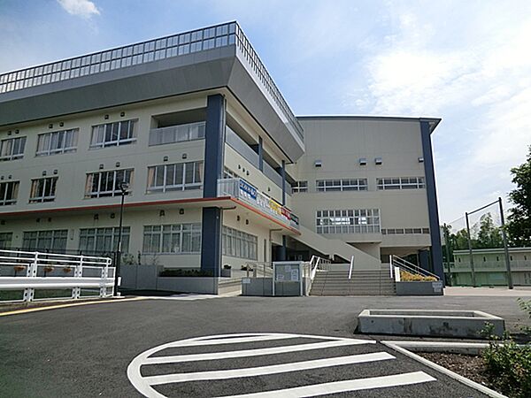 川崎市立柿生中学校まで約1610m（徒歩21分）