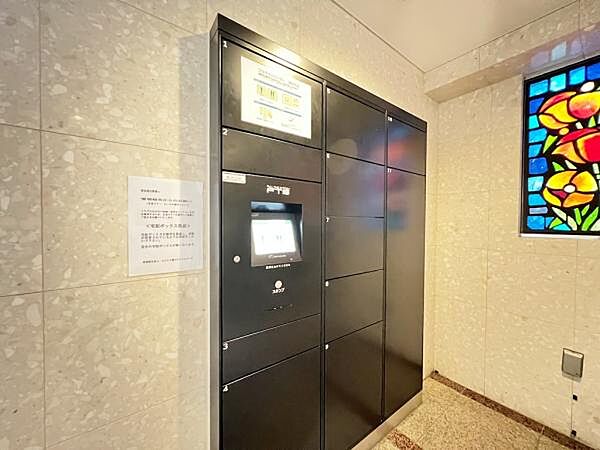 不在時にも荷物を受け取れる宅配ボックス。
