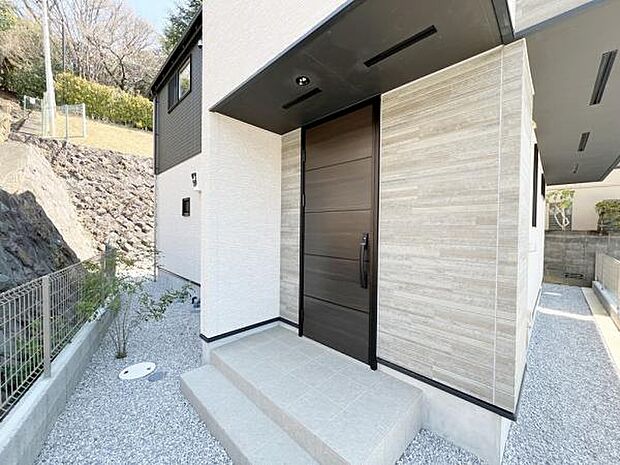 いつも気持ちよくご家族を迎えられる玄関です。