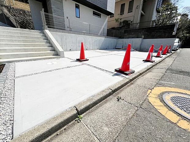 駐車場ももちろん完備しておりますのでお車所有の方にも心強いです。