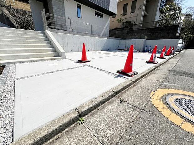 駐車場ももちろん完備しておりますのでお車所有の方にも心強いです。