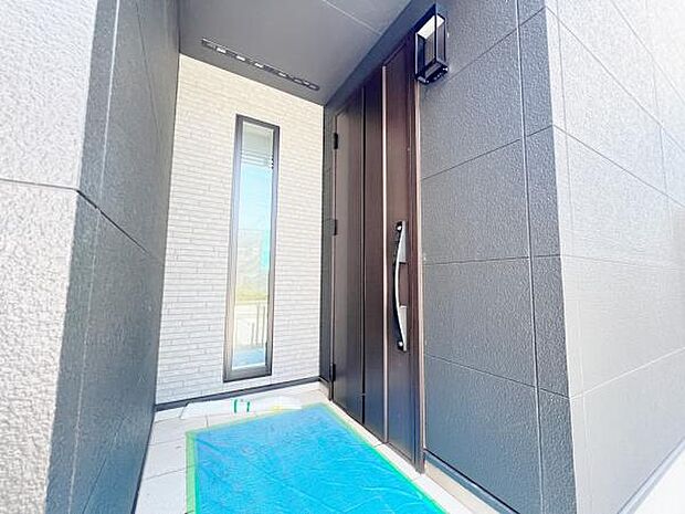 いつも気持ちよくご家族を迎えられる玄関です。