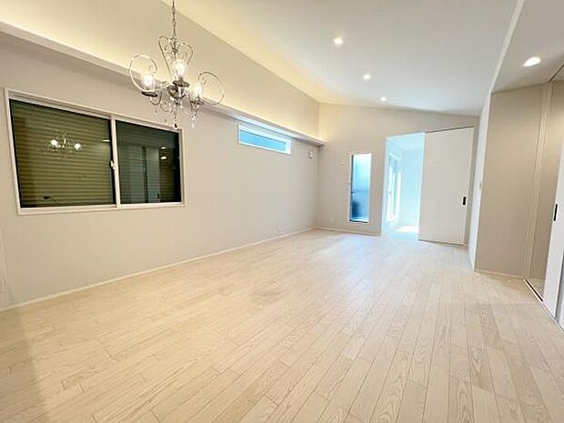 家族団らんの場所としてゆったりと居心地の良いリビングです。