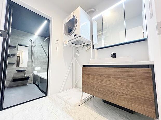 脱衣所は小さなお子様がいるご家庭にも重宝されます。