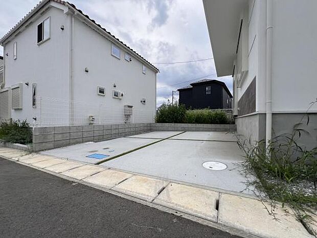駐車場ももちろん完備しておりますのでお車所有の方にも心強いです。