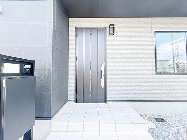 いつも気持ちよくご家族を迎えられる玄関です。