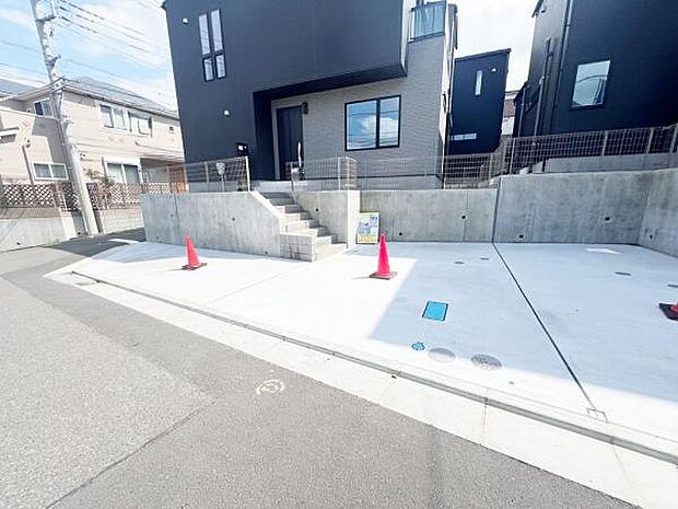 駐車場ももちろん完備しておりますのでお車所有の方にも心強いです。