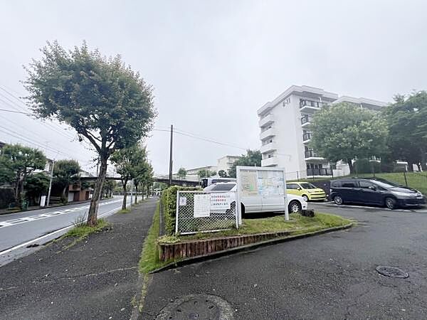 敷地内の駐車場です。