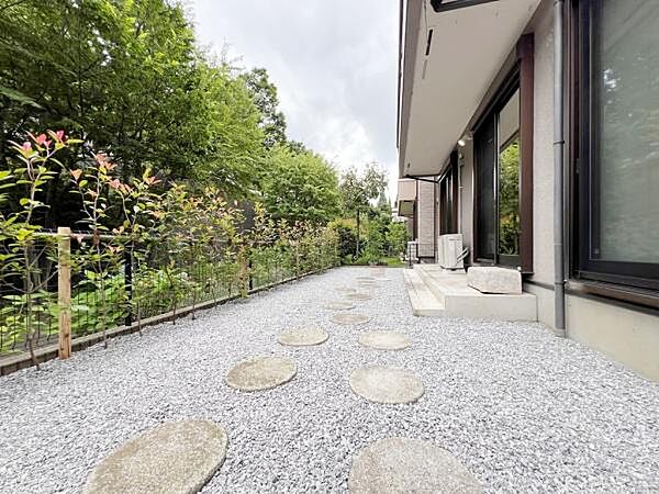 ガーデニングや家庭菜園で緑の潤い溢れる暮らしをお楽しみいただきます。