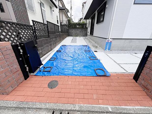 駐車場も完備しておりますのでお車所有の方にも心強いです。