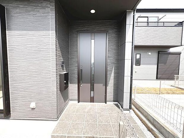 いつも気持ちよくご家族を迎えられる玄関です。