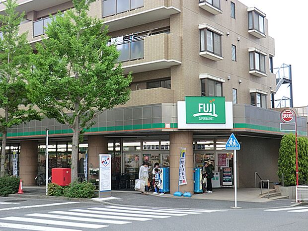 FUJI 五月台店まで約2410m（徒歩31分）