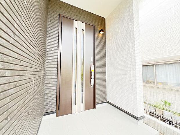 いつも気持ちよくご家族を迎えられる玄関です。