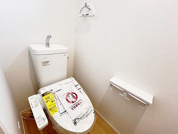 快適に使用できる温水洗浄便座付きトイレです。