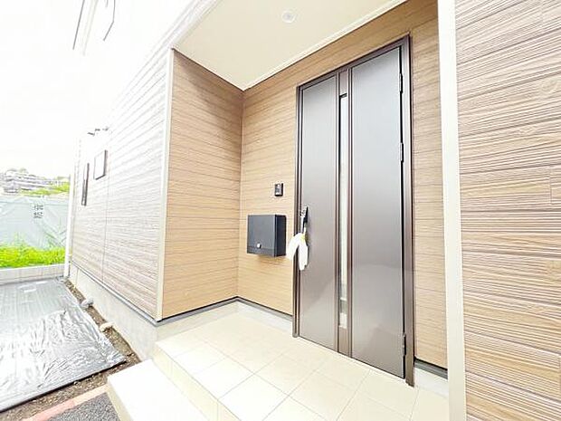 いつも気持ちよくご家族を迎えられる玄関です。