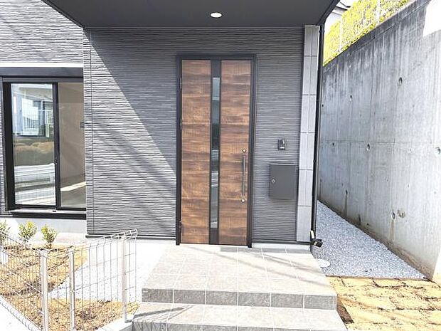 いつも気持ちよくご家族を迎えられる玄関です。