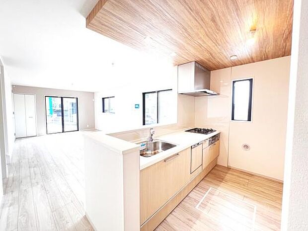 家族団らんの場所としてゆったりと居心地の良いリビングです。