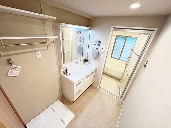 脱衣所は小さなお子様がいるご家庭にも重宝されます。