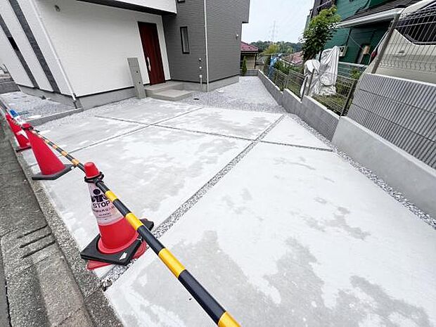駐車場ももちろん完備しておりますのでお車所有の方にも心強いです。