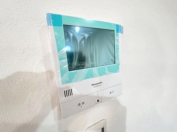 訪問者を確認できるTVモニター付きインターフォンです。