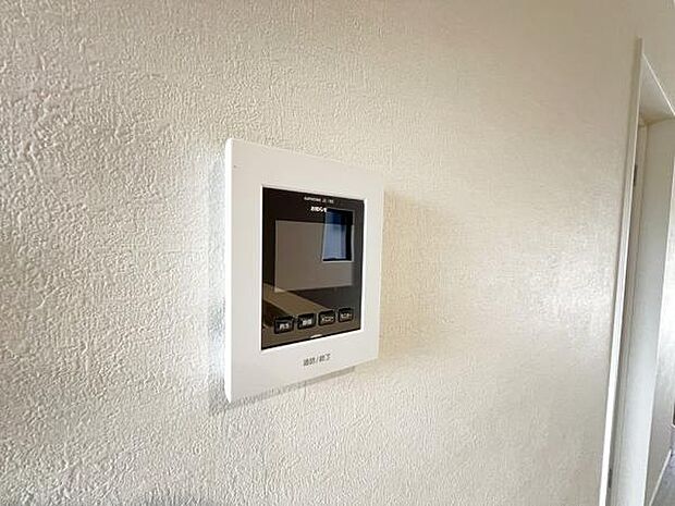 訪問者を確認できるTVモニター付きインターフォンです。