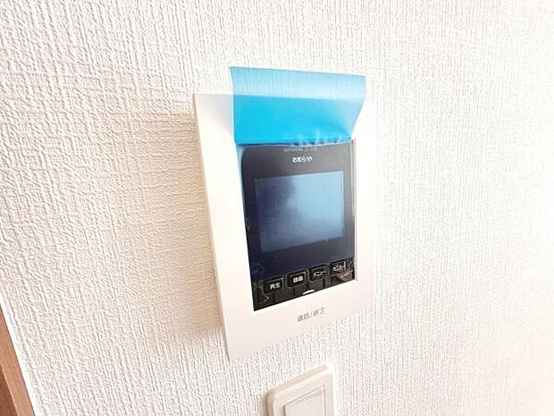 訪問者を確認できるTVモニター付きインターフォンです。