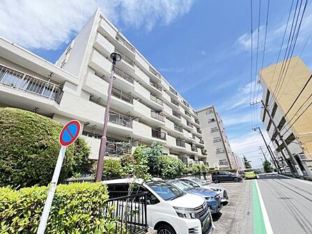 駐車場ももちろん完備しておりますのでお車所有の方にも心強いです。