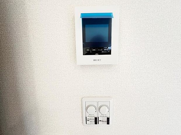 訪問者を確認できるTVモニター付きインターフォンです。