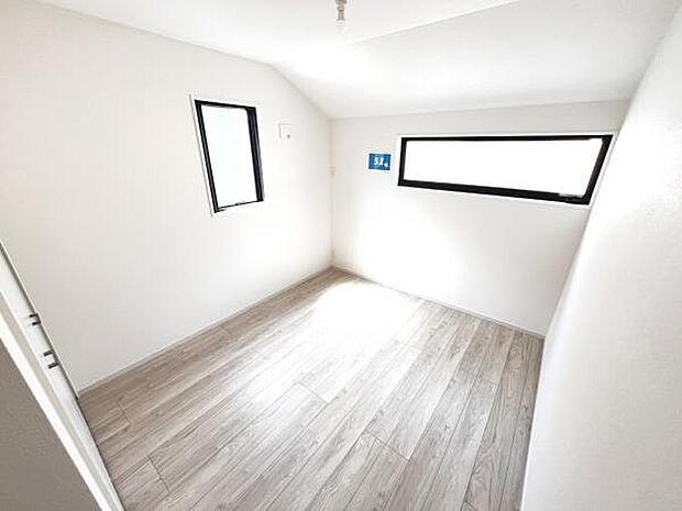 子供部屋にもちょうど良い大きさのお部屋です。