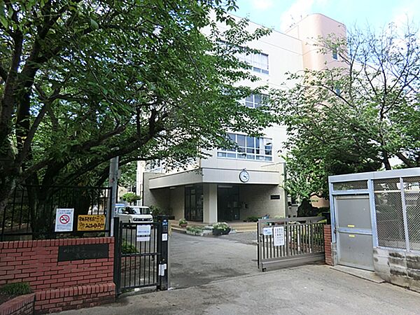 川崎市立長沢小学校まで約1100m（徒歩14分）