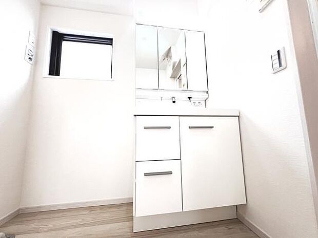 お天気を気にせずお洗濯ができ、室内干し可能です。