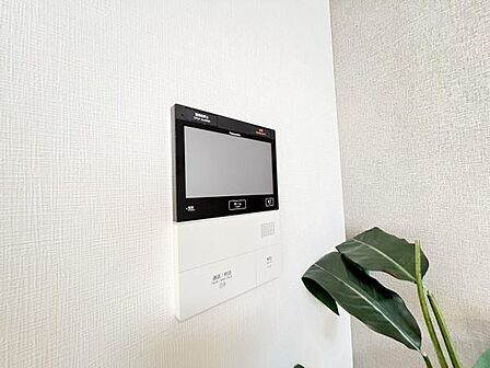 訪問者を確認できるTVモニター付きインターフォンです。