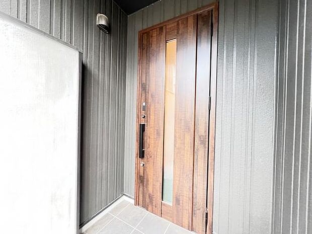 いつも気持ちよくご家族を迎えられる玄関です。