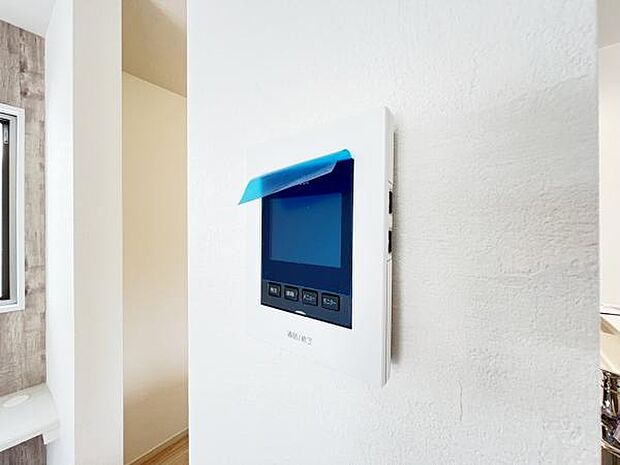 訪問者を確認できるTVモニター付きインターフォンです。