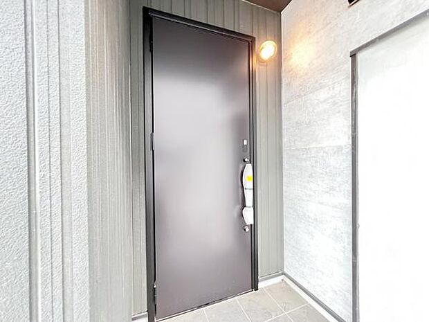 いつも気持ちよくご家族を迎えられる玄関です。