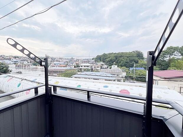 お洗濯ものを気持ち良く太陽の光で干せるのが嬉しいですね。