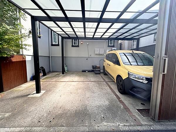 駐車場ももちろん完備しておりますのでお車所有の方にも心強いです。
