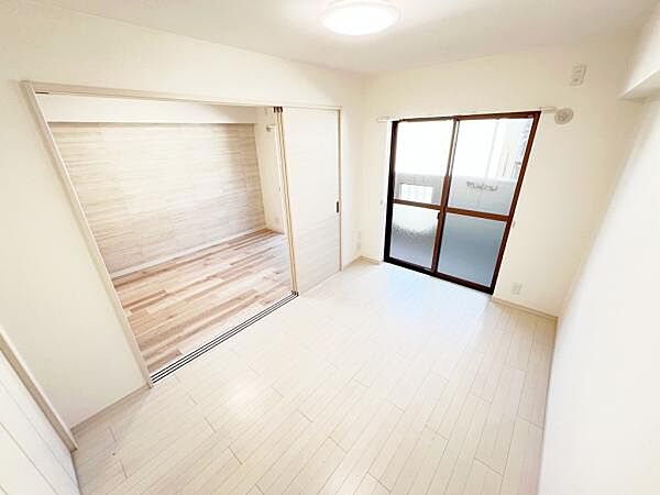 寝室にもご利用いただける居室スペースです。