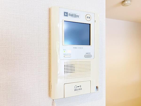 訪問者を確認できるTVモニター付きインターフォンです。