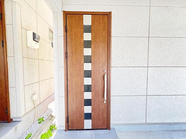 いつも気持ちよくご家族を迎えられる玄関です。
