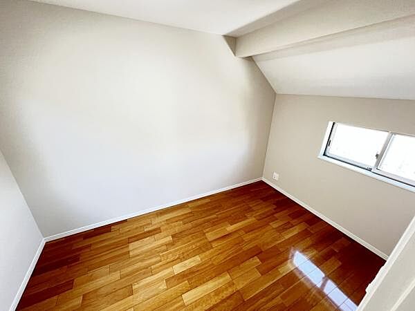 子供部屋にもちょうど良い大きさのお部屋です。