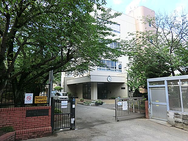 川崎市立長沢小学校まで約840m（徒歩11分）