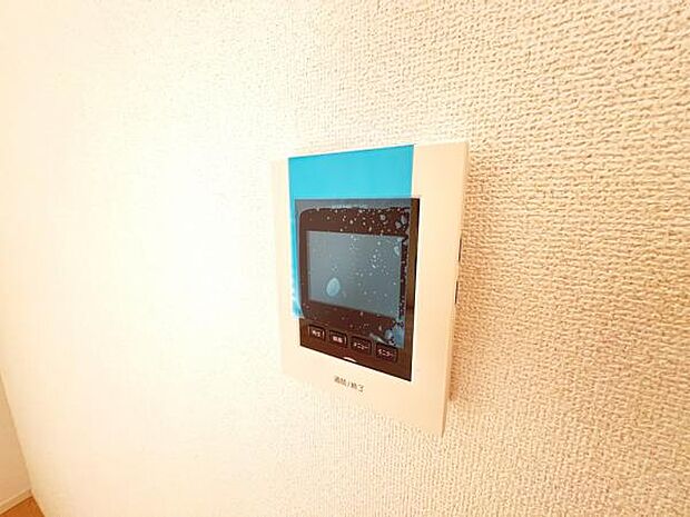 訪問者を確認できるTVモニター付きインターフォンです。