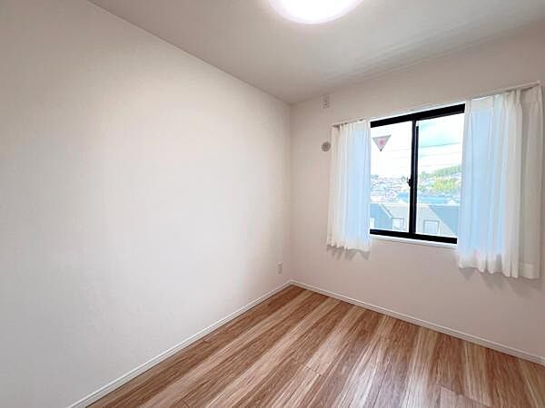 子供部屋にもちょうど良い大きさのお部屋です。