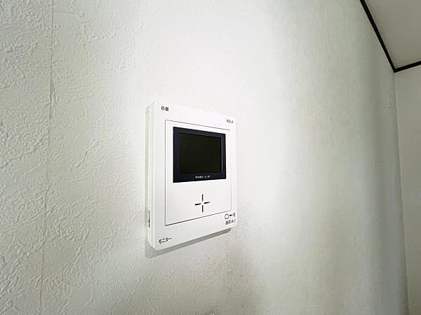 訪問者を確認できるTVモニター付きインターフォンです。