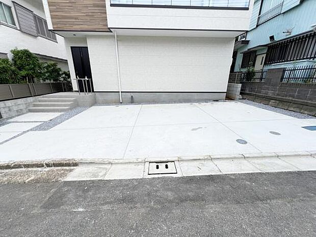 駐車場ももちろん完備しておりますのでお車所有の方にも心強いです。