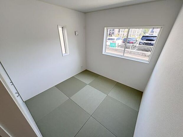 和室スペースです。畳のお部屋は寛げる空間ですね。