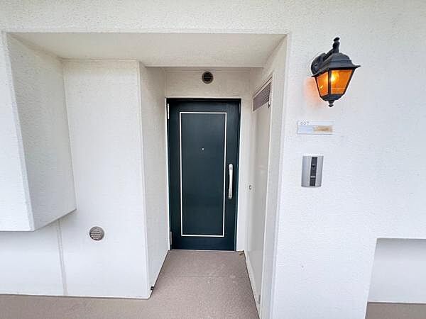 いつも気持ちよくご家族を迎えられる玄関です。