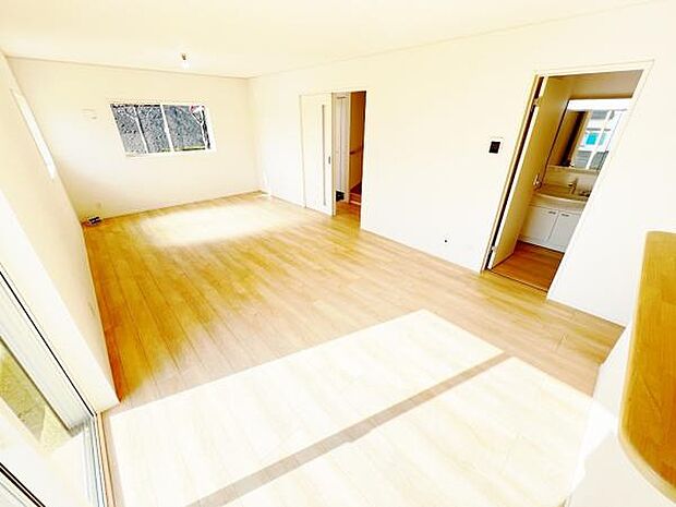 家族団らんの場所としてゆったりと居心地の良いリビングです。